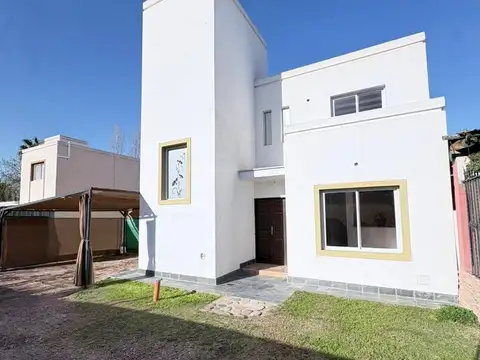 ESPECTACULAR CASA EN LAS HERAS