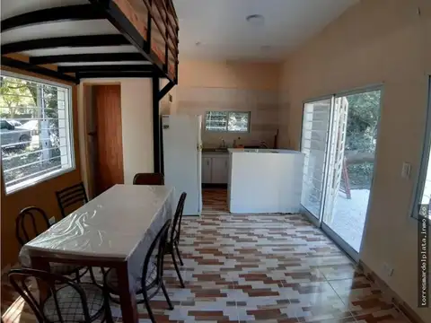 Casa 2 ambientes con 1 baño