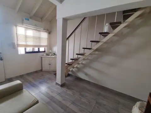 Depto Tipo Casa en Venta de 3 ambientes
