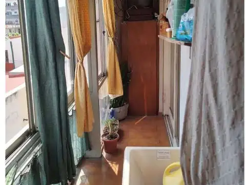 APTO CREDITO- DEPTO 3 AMBIENTES EXC. ESTADO! MUY LUMINOSO- CERCA SUBTE- 3 AMB