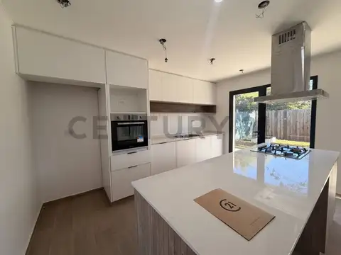 Casa en Venta en Villa Gobernador Udaondo, USD 250.000