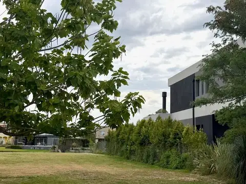 Terreno en Venta de 831,0 m2
