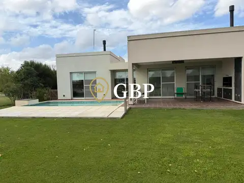 Casa a la laguna en venta en Canning Barrio San Lucas