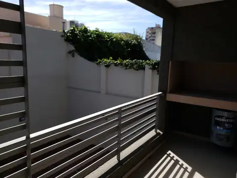 MONOAMBIENTES y 2 AMBIENTES CON BALCON Y PARRILLA 