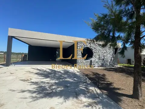 VENTA CASA EN EL NAUDIR