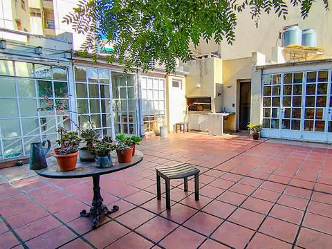 COMERCIAL Alquiler PH  en ESQUINA- 2 PLANTAS AMOBLADO con diseño