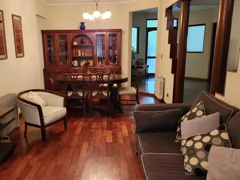 Casa 5 ambientes con 3 baños