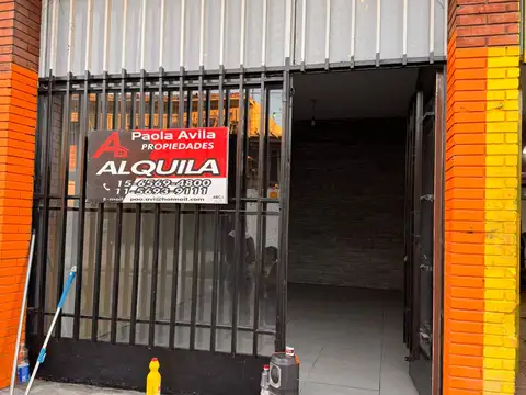 ALQUILER DE 2 LOCALES SOBRE AVENIDA COBO (zona comercial)