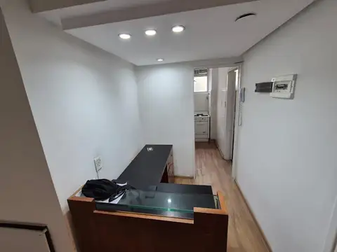 Oficina 5 ambientes con 1 baño