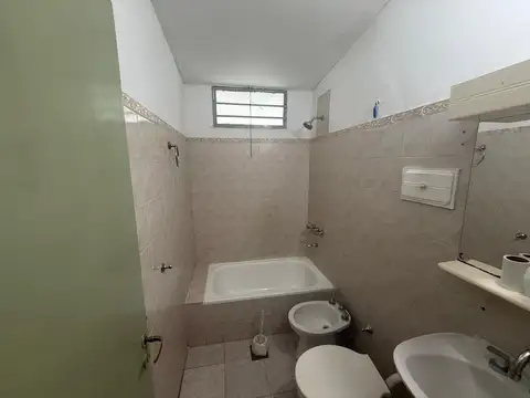 Casa en Alquiler con 1 cochera