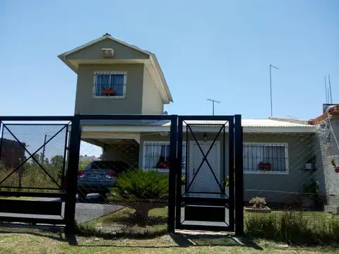 CASA EN MORENO VENTA 2 DORMITORIOS+ JARDIN+COCHERA