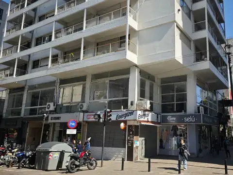 Calle 48 esq 8 , Piso 1