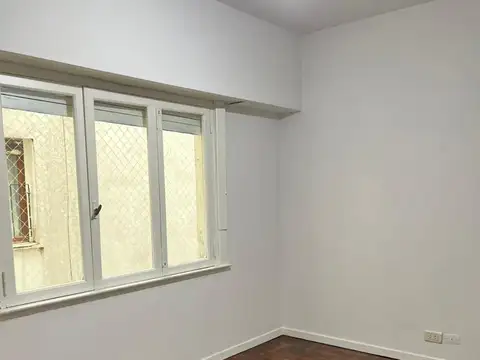 Departamento en alquiler en Villa Luro 3 amb. Frente sobre Blv. Ramon L. Falcon - a 1 c. Av. Rivadavia