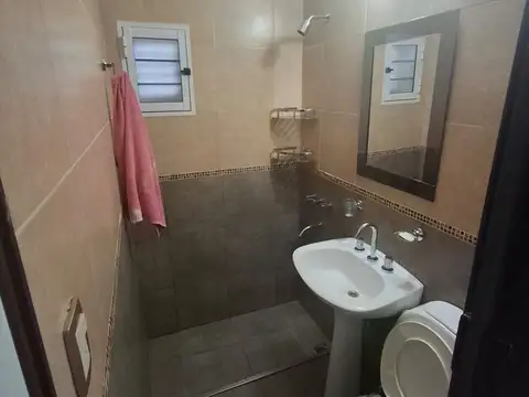 Impecable casa de dos dormitorios en San Benito