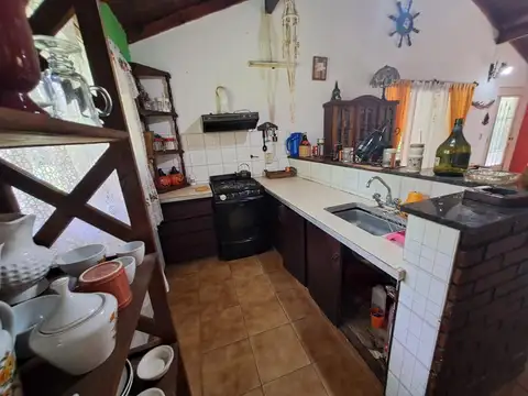 VENTA 2 CASAS  BARRIO PARQUE EL CAZADOR LOTE DE 1000MT2 PILETA APTO CREDITO PERMUTA