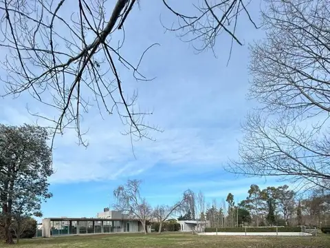 VENTA DE TERRENO EN BARRIO BRUJAS PILAR