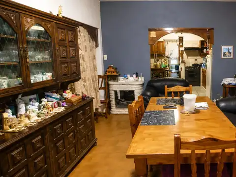 Casa en Venta con 3 cocheras