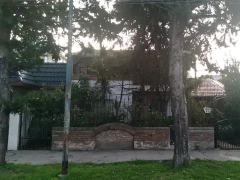 EXCELENTE PROPIEDAD 5 AMBIENTES - VILLA BALLESTER