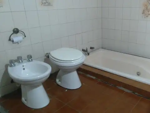 EXCELENTE PROPIEDAD 5 AMBIENTES - VILLA BALLESTER