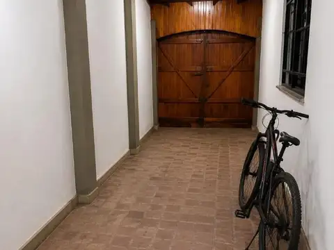 Casa 5 ambientes con 1 baño