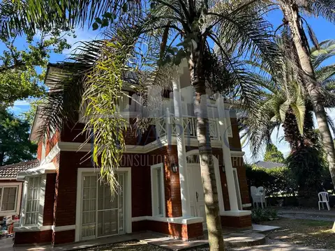 Casa en Venta con 5 cocheras