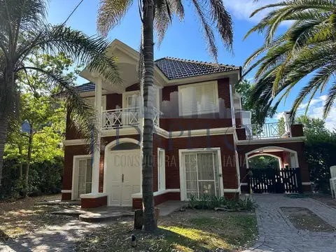 Casa en Venta en Solar Del Bosque, USD 278.000