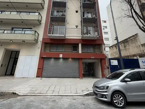 DEPARTAMENTO MONOAMBIENTE DIVISIBLE AL FRENTE CON BALCON. CONEXION LAVARROPAS.