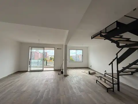 VENTA DUPLEX 4 AMBIENTES DOBLE COCHERA EN TIGRE
