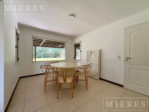 Casa en Venta con 6 cocheras
