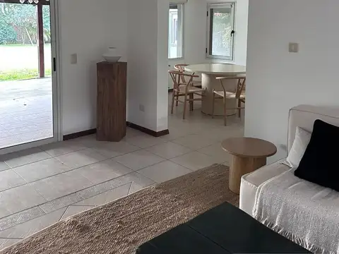 Casa en Venta con 6 cocheras