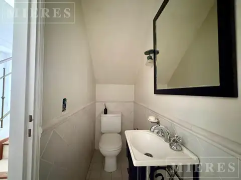 Casa 6 ambientes con 3 baños