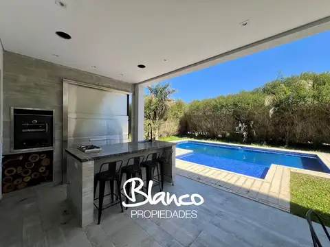 Casa en Alquiler en Puertos, USD 2.900