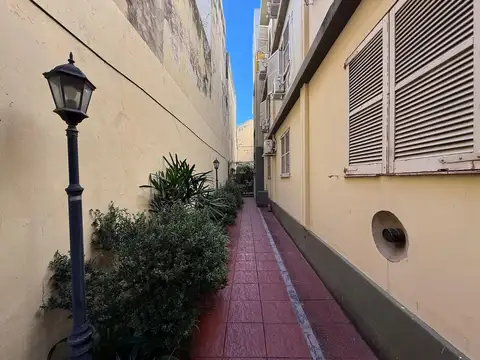 DEPTO PASILLO VENTA PLANTA BAJA 2 DORMI PATIO