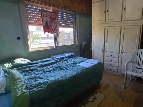 VENTA - Depto 4 amb. + 3 locales/galpon - Villa Ballester