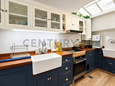 VENTA PH CON HABITACIÓN Y ESCRITORIO EN RECOLETA