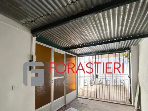 Casa en alquiler de tres ambientes en Victoria
