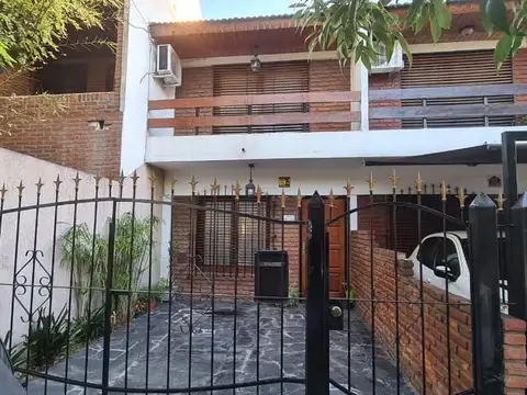 Duplex 3 1/2 amb al frente - 70 m² - 2 baños - Villa Luzuriaga