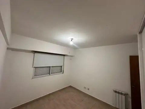 Departamento en Alquiler en Banfield, $ 650.000