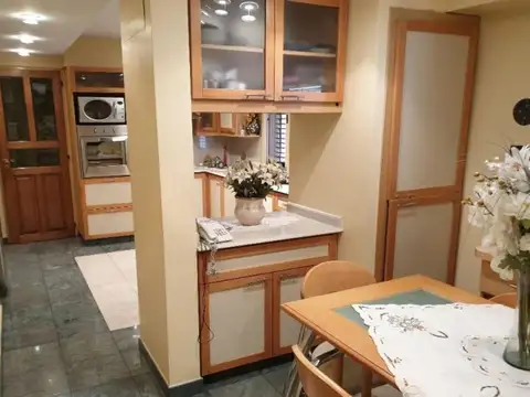 Departamento 6 ambientes con 3 baños