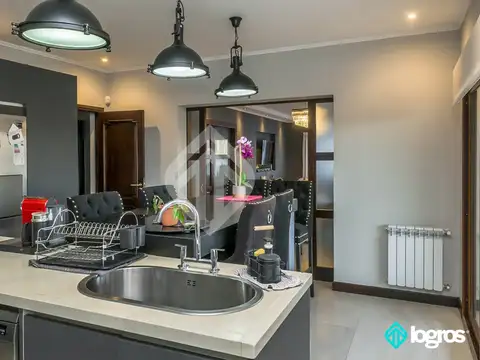 Casa 6 ambientes con 4 baños