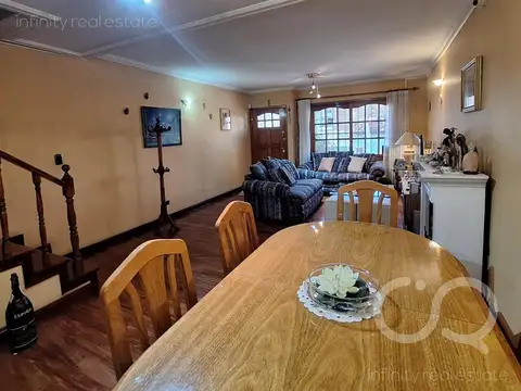 Depto Tipo Casa 5 ambientes con 3 baños