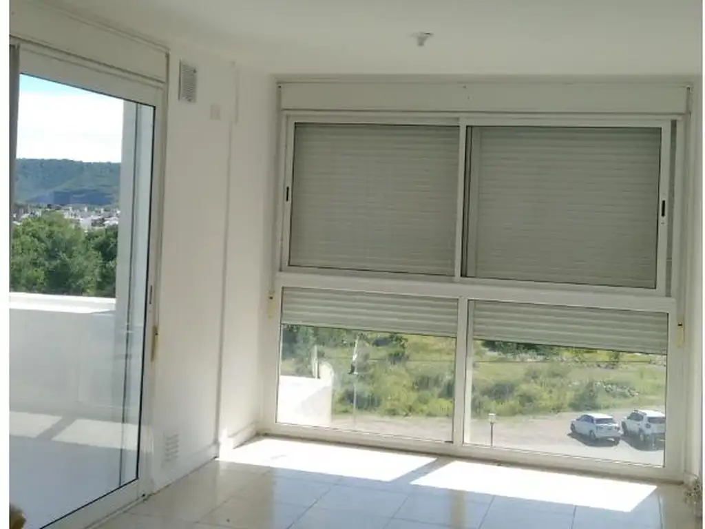 Jardines Estanzuela 100, 3° piso - 1 dormitorio con cochera