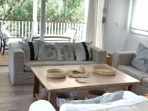 Casa en Alquiler Temporal con 1 cochera