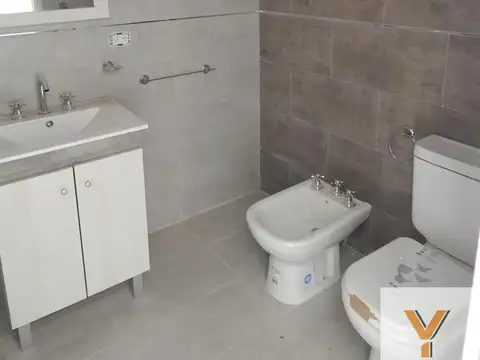Casa en venta - 2 Dormitorios 1 Baño - 80mts2 - Chivilcoy