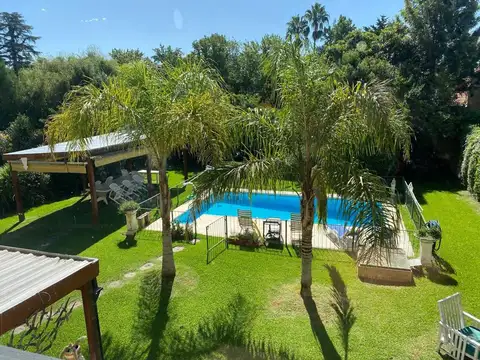 Casa en Venta con 2 cocheras