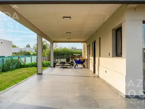 Casa en Venta en Country Santa Rita, USD 300.000