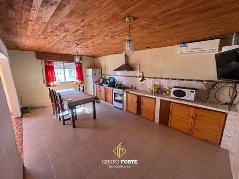 Casa en Venta con 2 cocheras