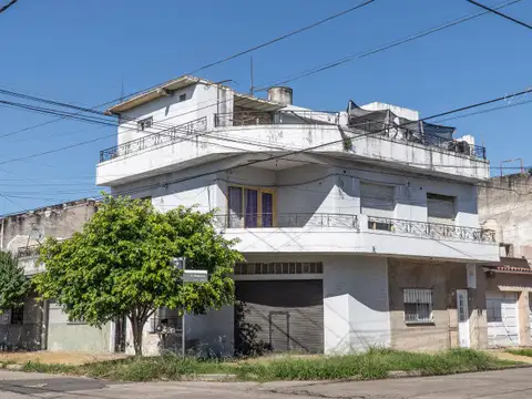 Venta local, vivienda y terraza. Ideal uso mixto. El Palomar