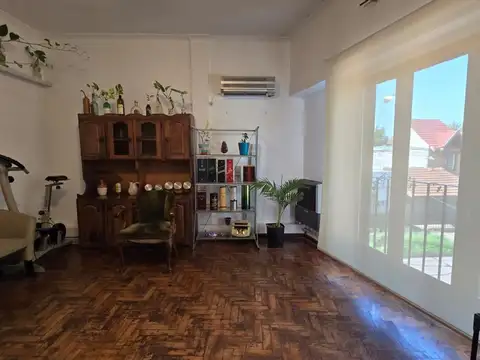Departamento dos dormitorios Castelar venta