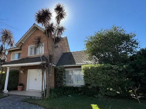 Venta casa 3 dormit, pileta en Maschwitz Privado